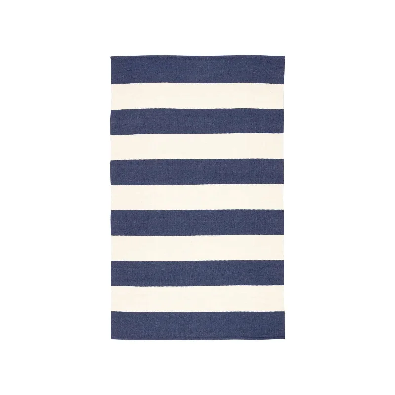 Lanai Remora Indoor/Outdoor Rug in Deep Blue and Ivory (Multiple Sizes)