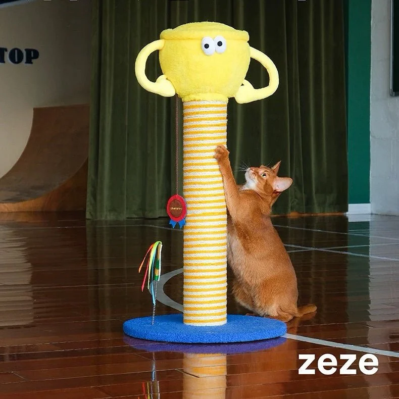 ZEZE Trophy Cat Scratching Post